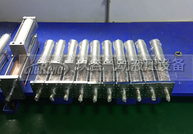 10臺標準型氣液增壓缸產(chǎn)品正面圖